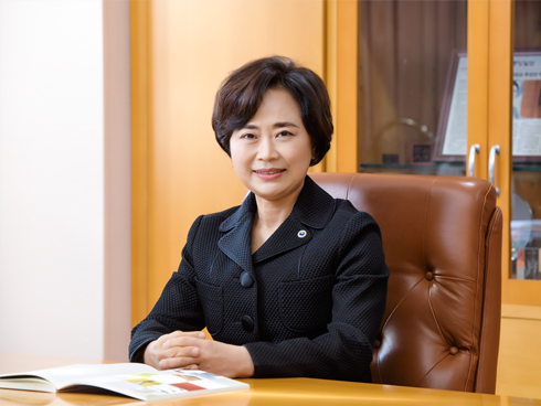 The 11th President of Sungshin Women's University Bo Kyung Yang picture